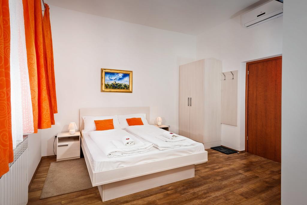 Rooms Lidija Zagreb Rum bild